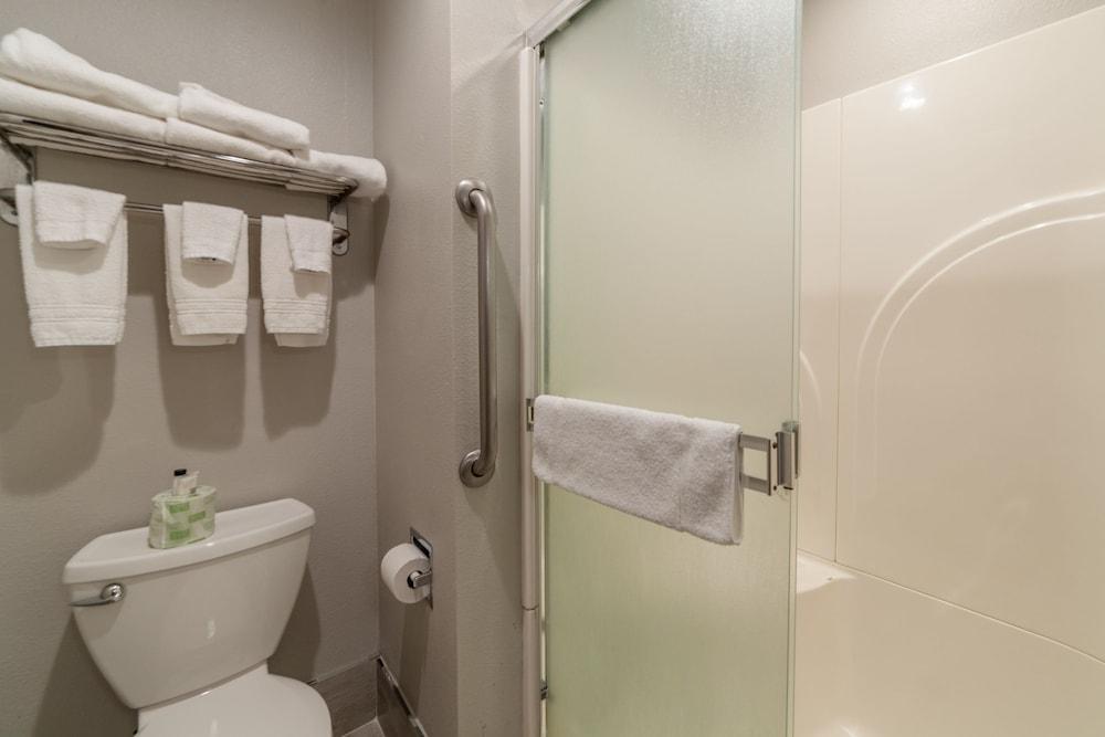 Super 8 By Wyndham 3*