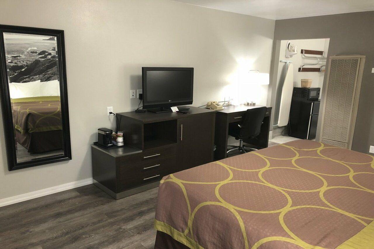Hotel Super 8 By Wyndham 3*