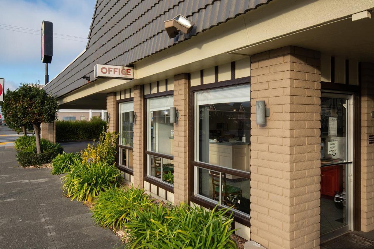 Super 8 By Wyndham Hotel 3*