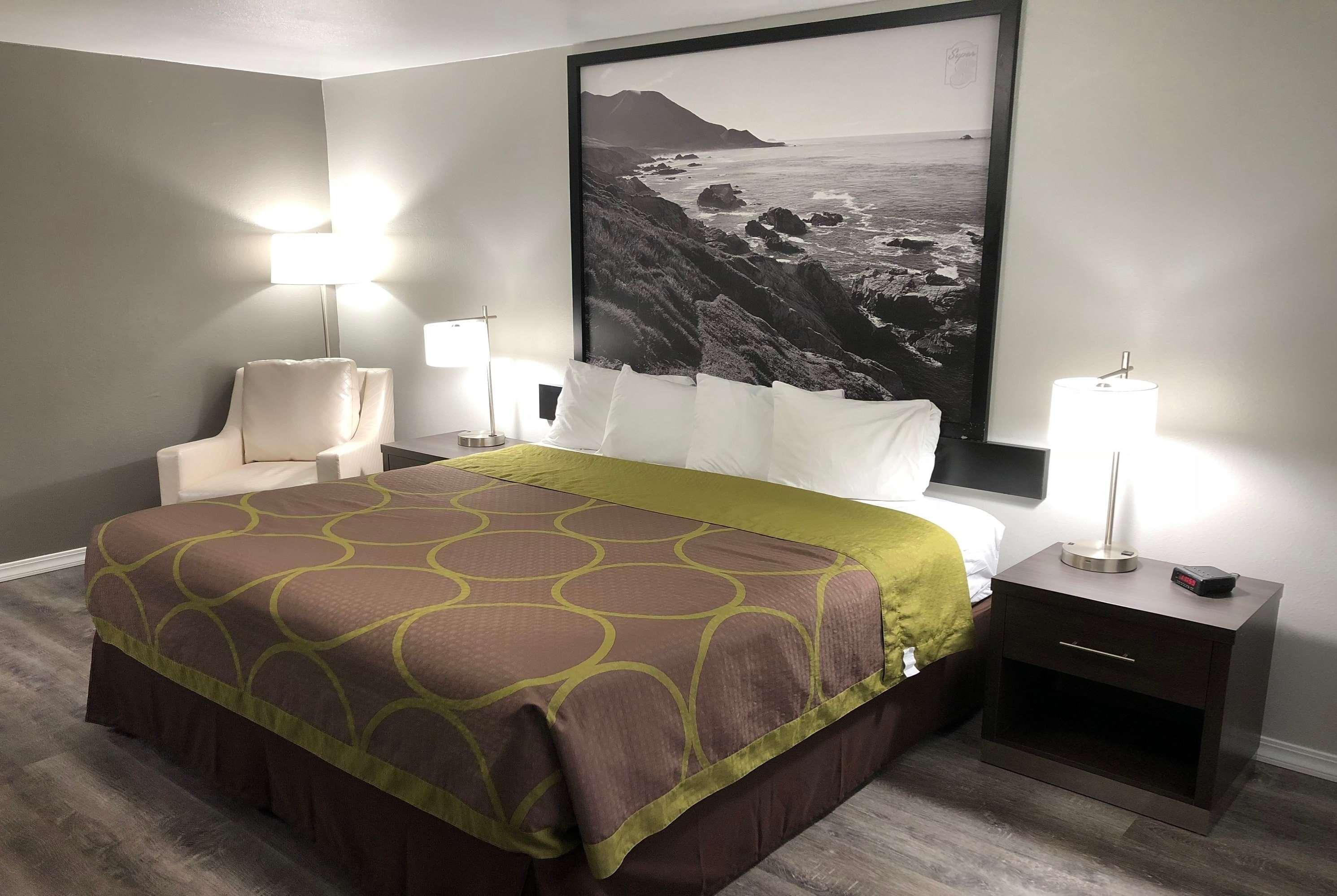 Super 8 By Wyndham Hotel Eureka