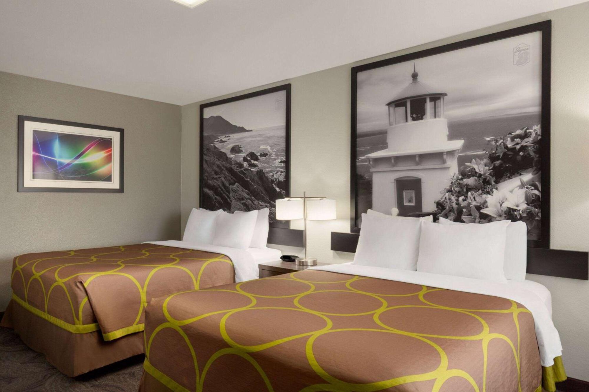 Super 8 By Wyndham 3* Eureka