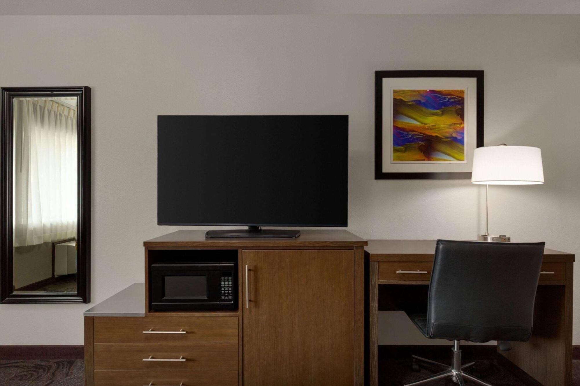 Super 8 By Wyndham Hotel Eureka