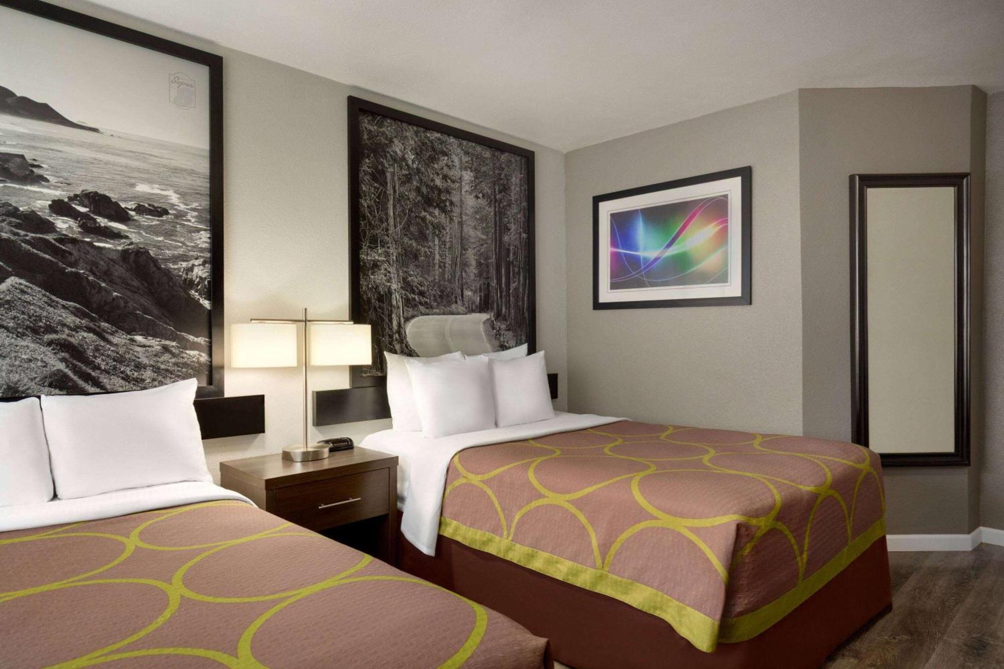 Super 8 By Wyndham Hotel 3*