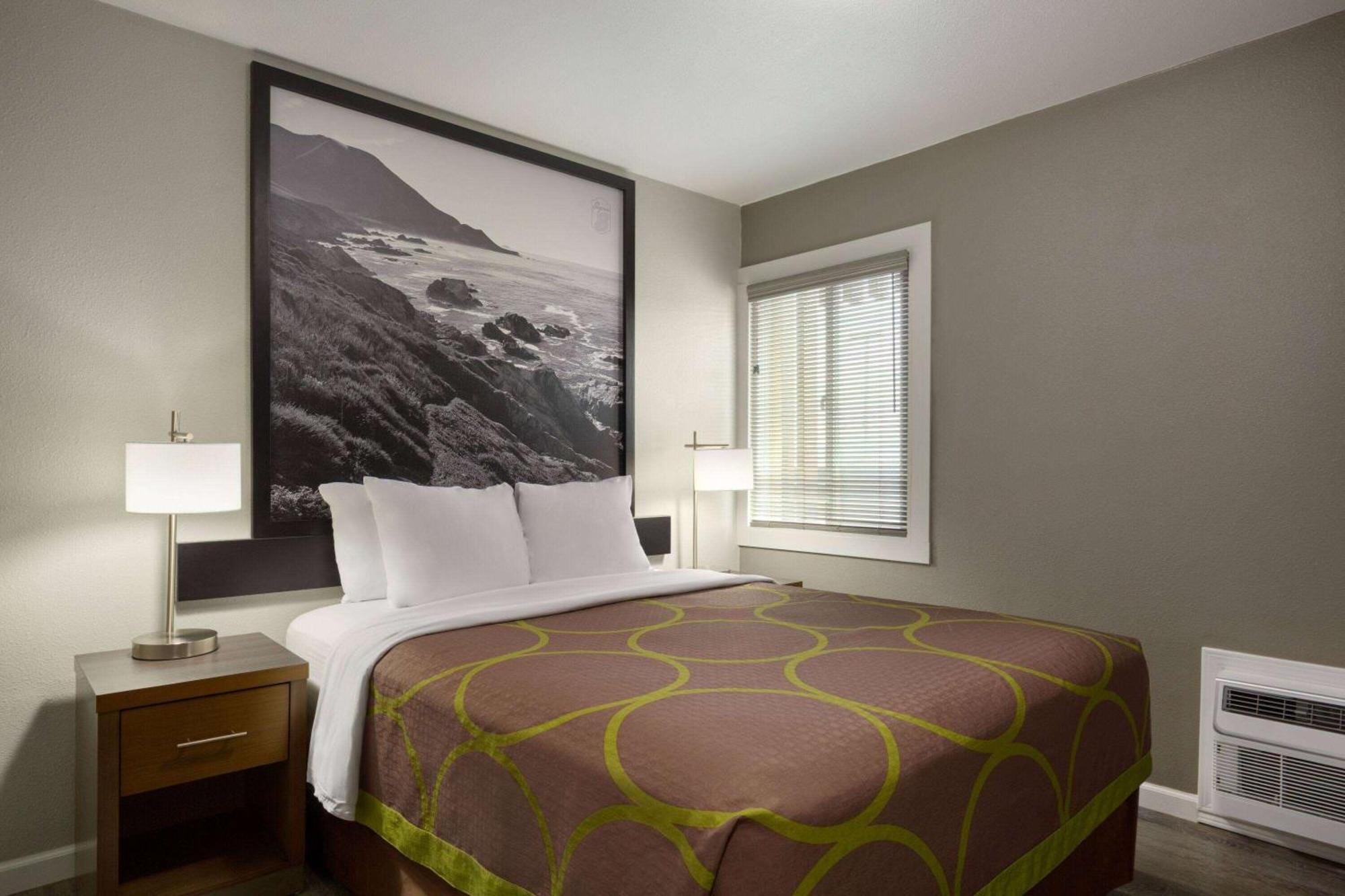 Hotel Super 8 By Wyndham Eureka