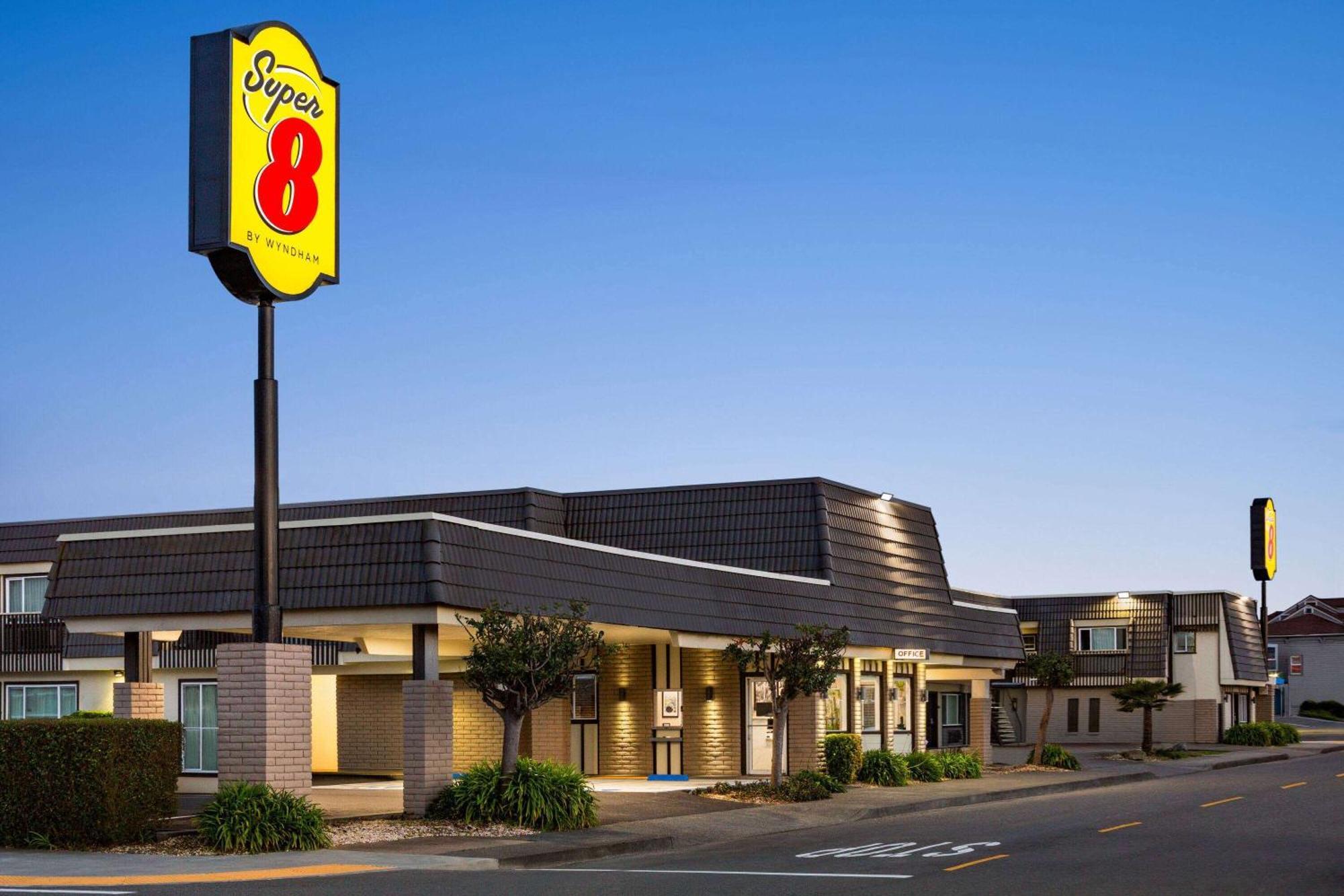 Super 8 By Wyndham 3*