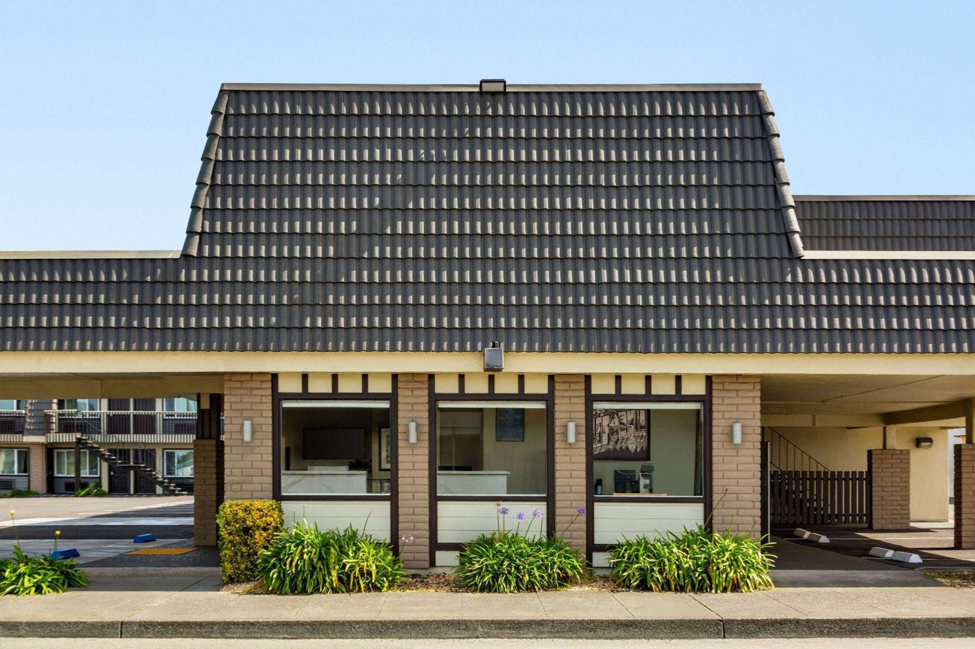 Super 8 By Wyndham Eureka