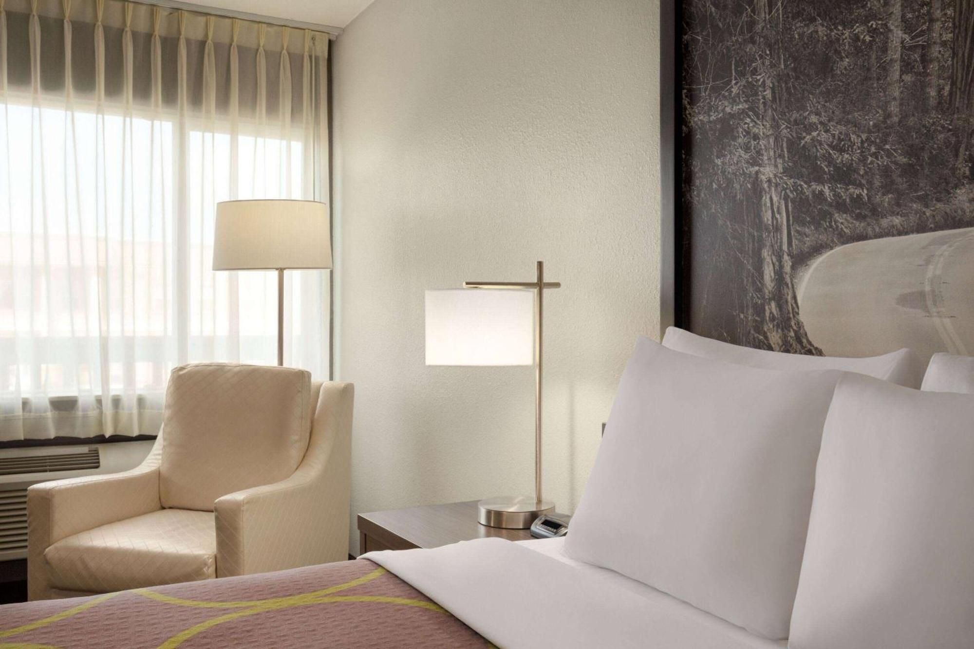 Super 8 By Wyndham Hotel 3*