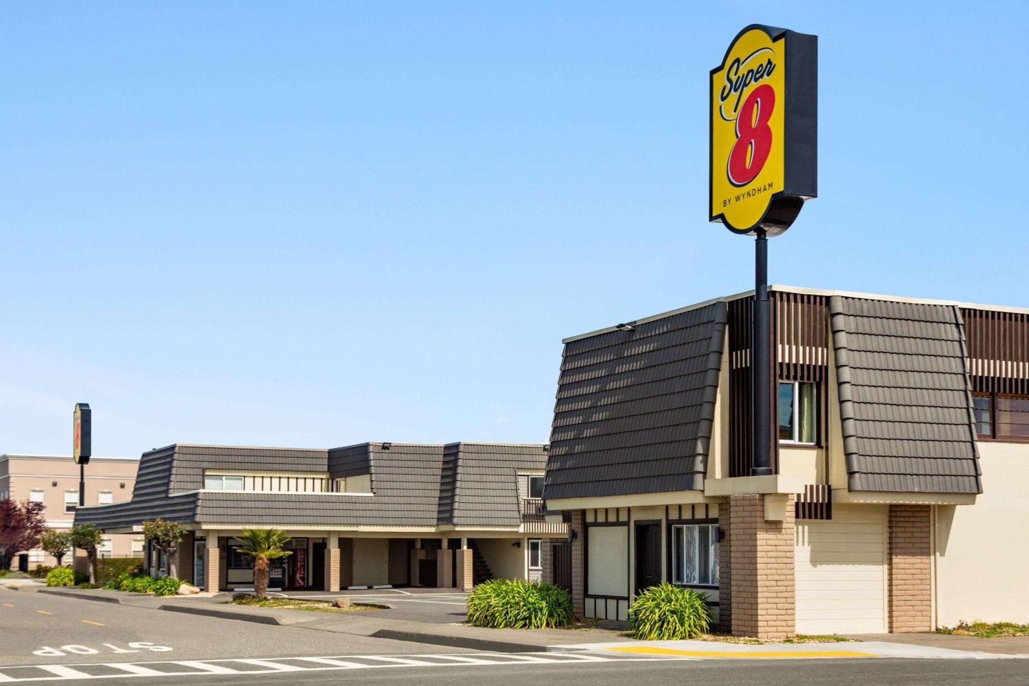 Hotel Super 8 By Wyndham 3*