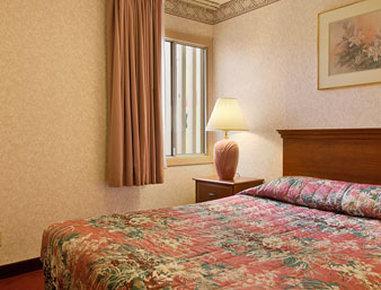 Super 8 By Wyndham Hotel